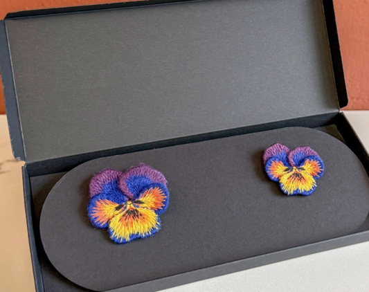 Brooch: Pansies Embroidered - Violet